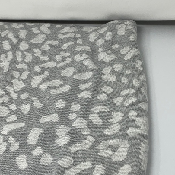 NWOT Issac Mizrahi gray animal print pencil skirt, size XL - Picture 5 of 6